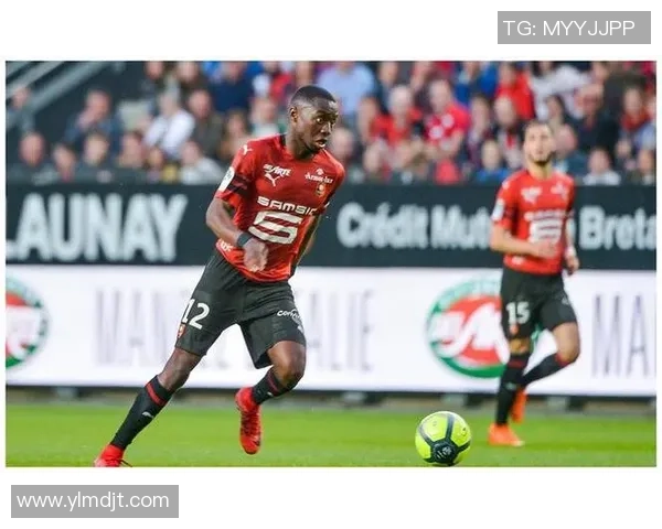 费耶诺德与芬洛补赛精彩对决争夺积分的关键时刻分析 费耶诺德与芬洛补赛精彩对决争夺积分的关键时刻分析