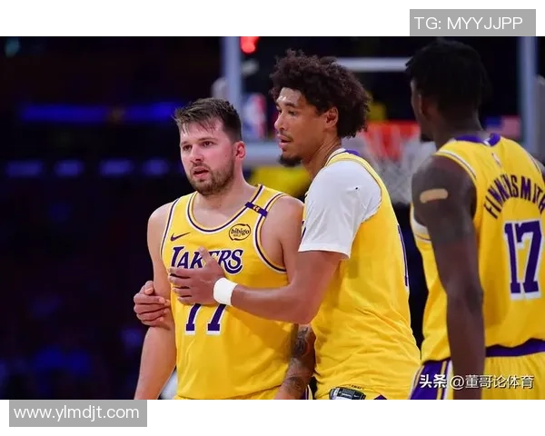 1月28日湖人与太阳的精彩对决视频直播全程回顾与分析 1月28日湖人与太阳的精彩对决视频直播全程回顾与分析